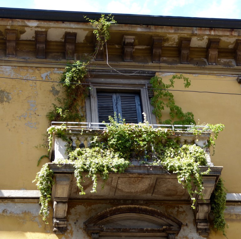 milan balcony